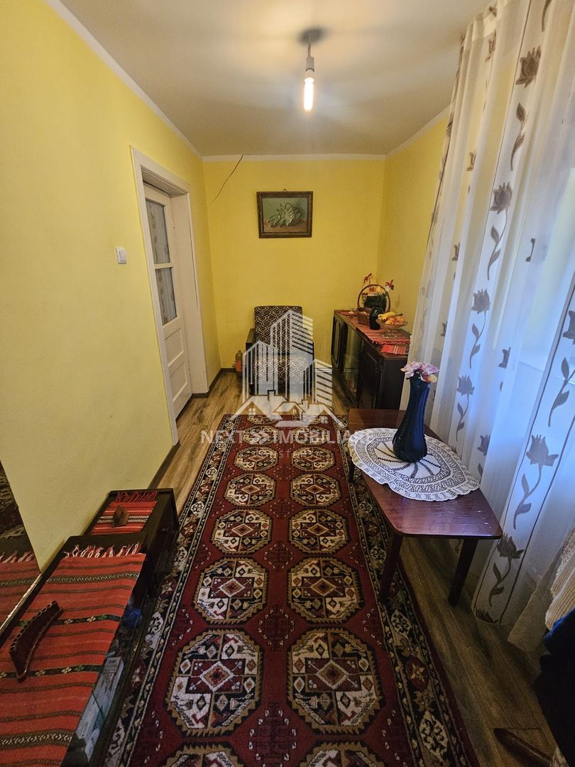 Casă  4 camere cu 2 intrări, garaj și teren 1751mp– Cobadin - Poză 8