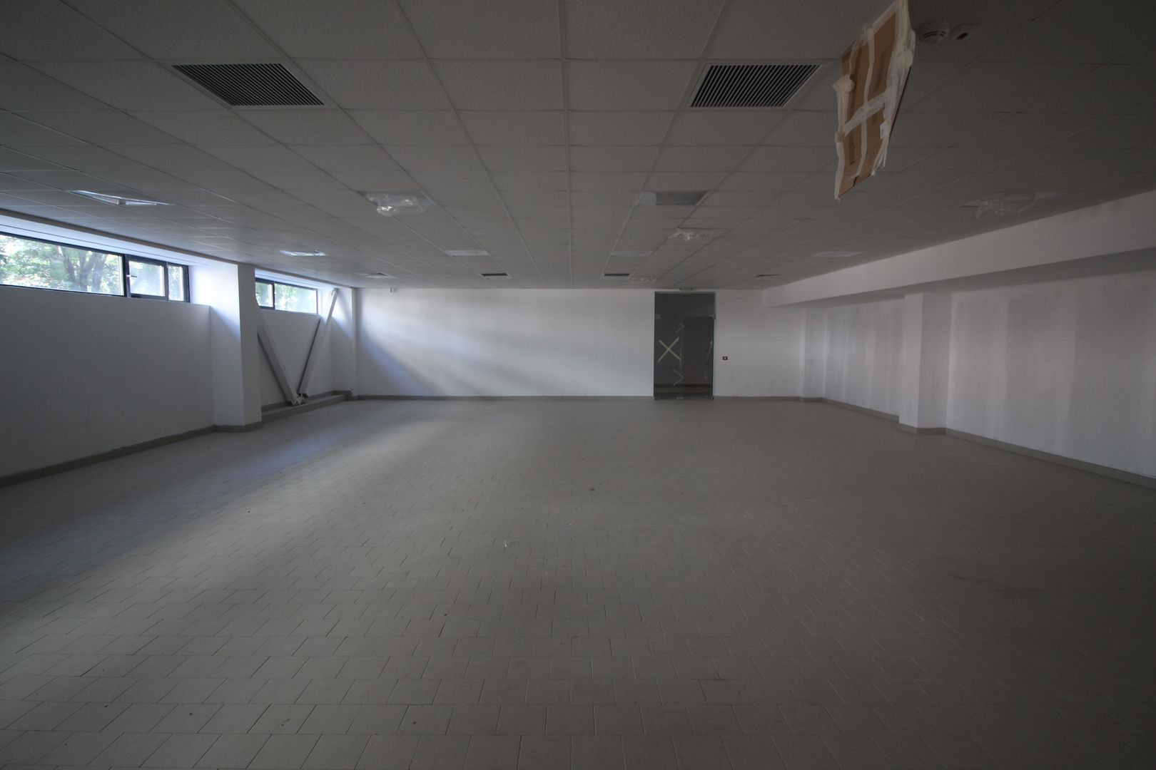 Spațiu comercial / shworoom 1.000 mp - Poză 10
