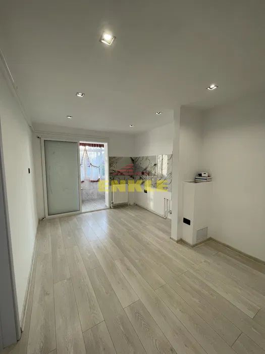De vanzare apartament cu 3 camere, Piata mare - Poză 6