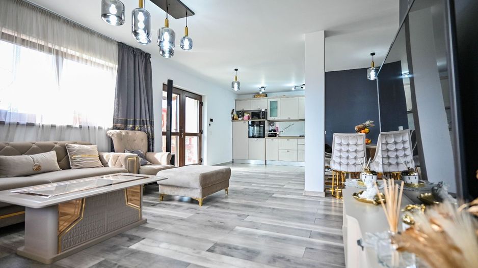 Casa individuală de vânzare Sânpetru, 5 camere, garaj, foișor, curte - Poză 4