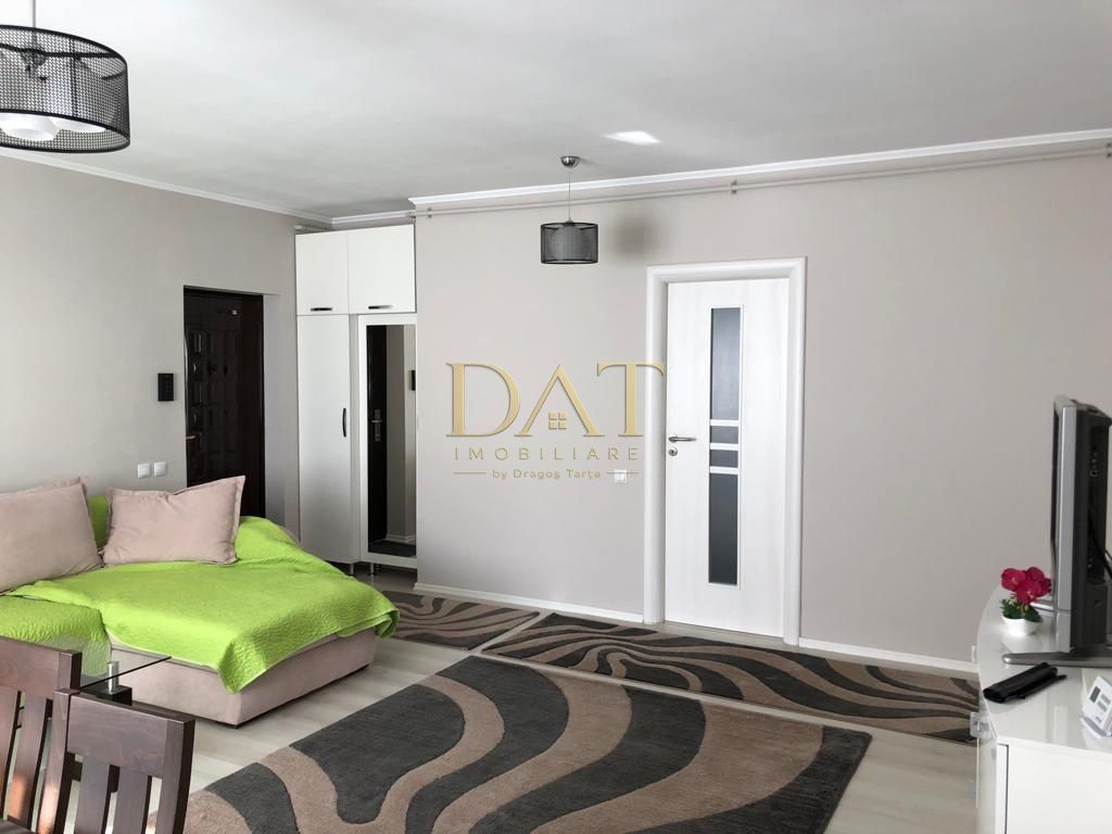 Vind apartament 3 camere zona Vivo - Poză 2
