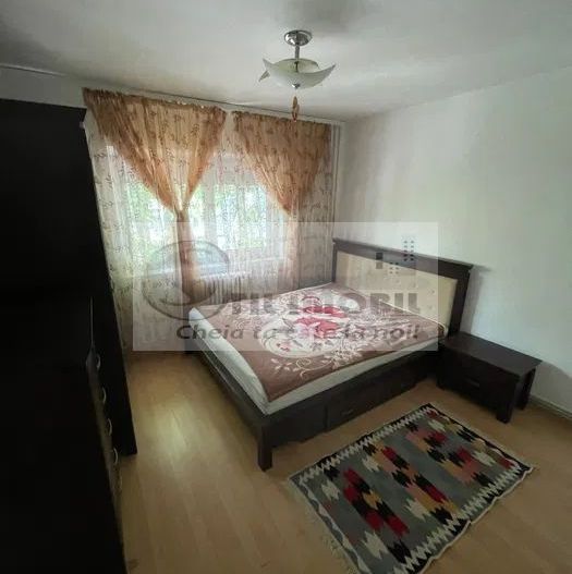 Apartament 3 camere CUG 470 euro - Poză 1