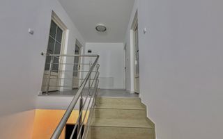 Casă / Vilă cu 4 camere de vânzare în Ultracentral, Botosani - Poză 3