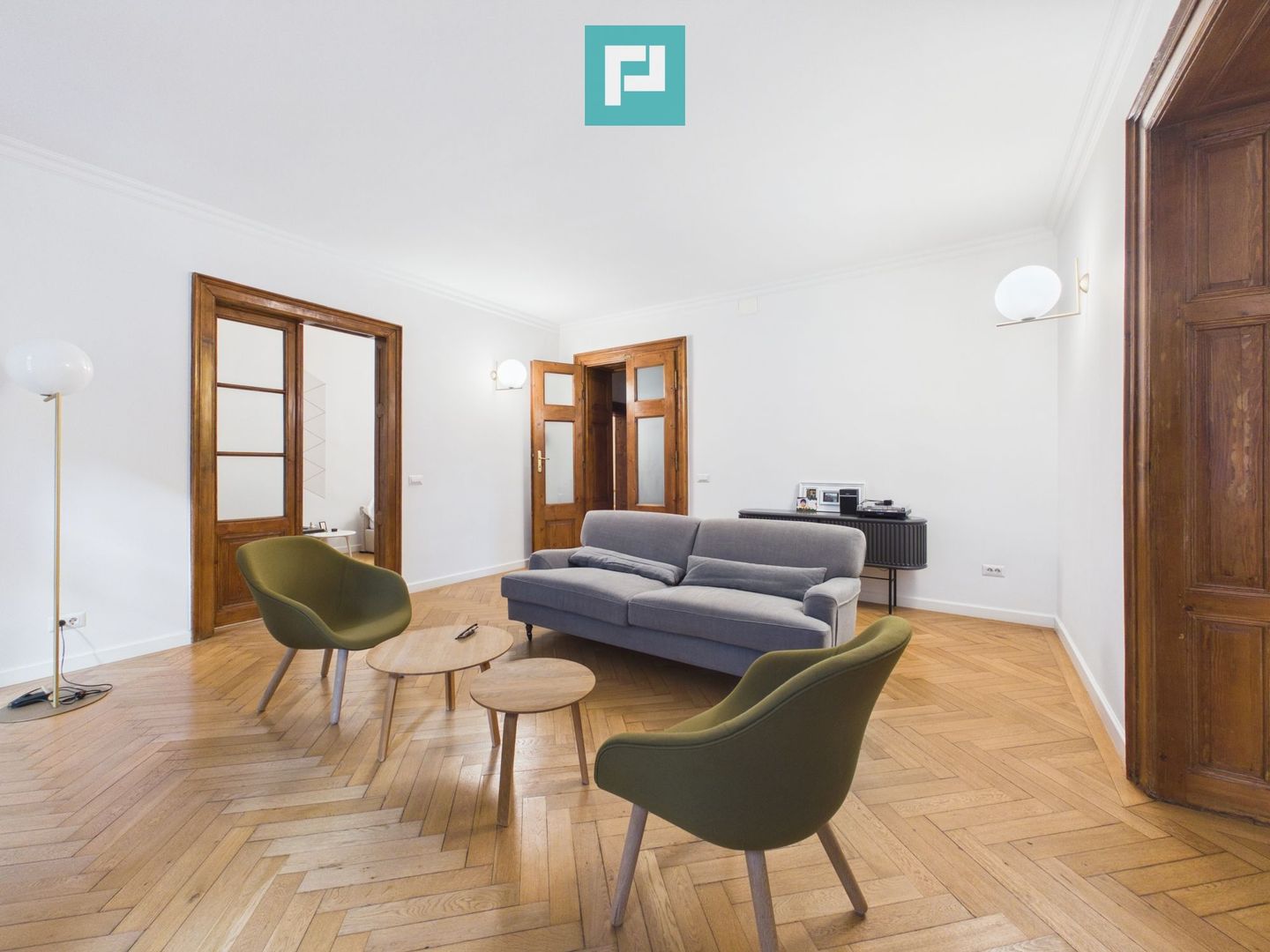 Apartament cu 3 camere Ultracentral - Poză 3