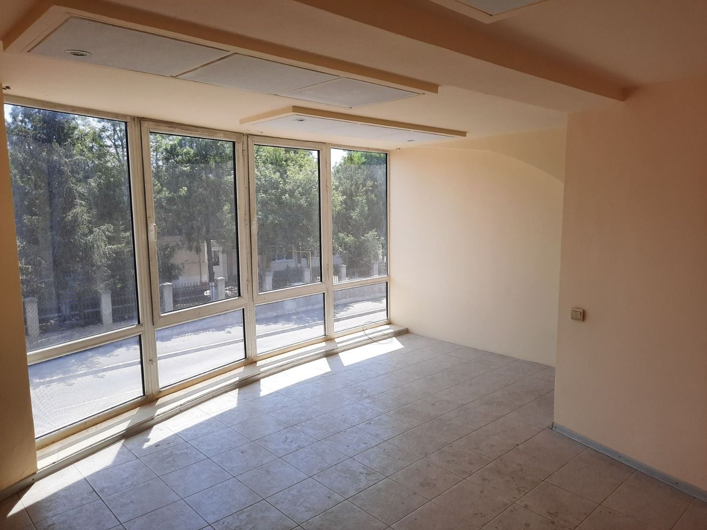 Imobil cu 8 camere, terasă de 60 mp, situat în centrul orașului - Poză 10