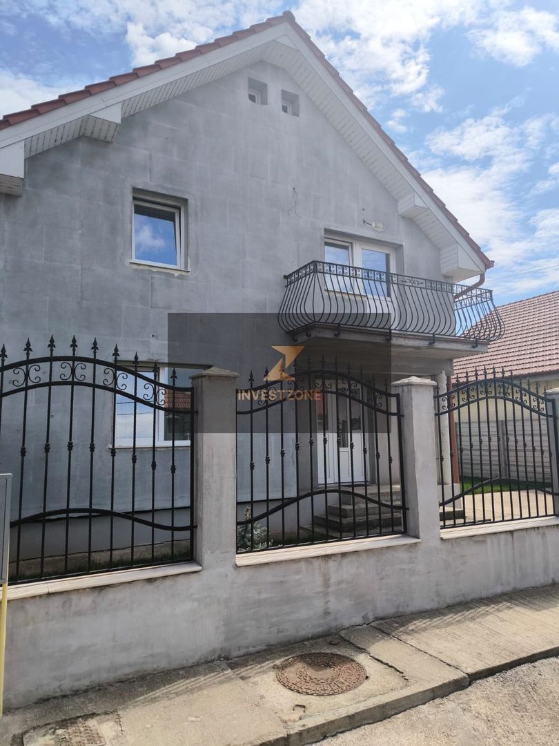 CASA DE VANZARE IN SANTANDREI -ORADEA, CARTIERUL TINERETULUI - Poză 3
