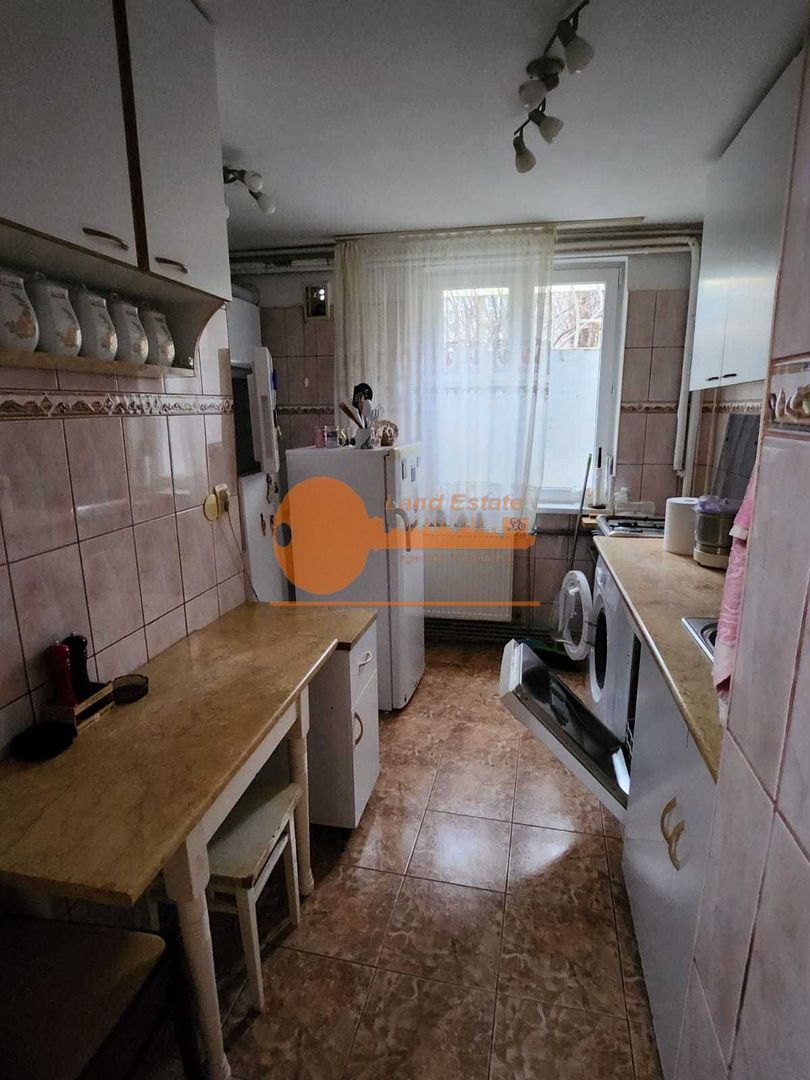 Apartament de 3 camere cu centrala la 600m de metrou Piata Sudului - Poză 4