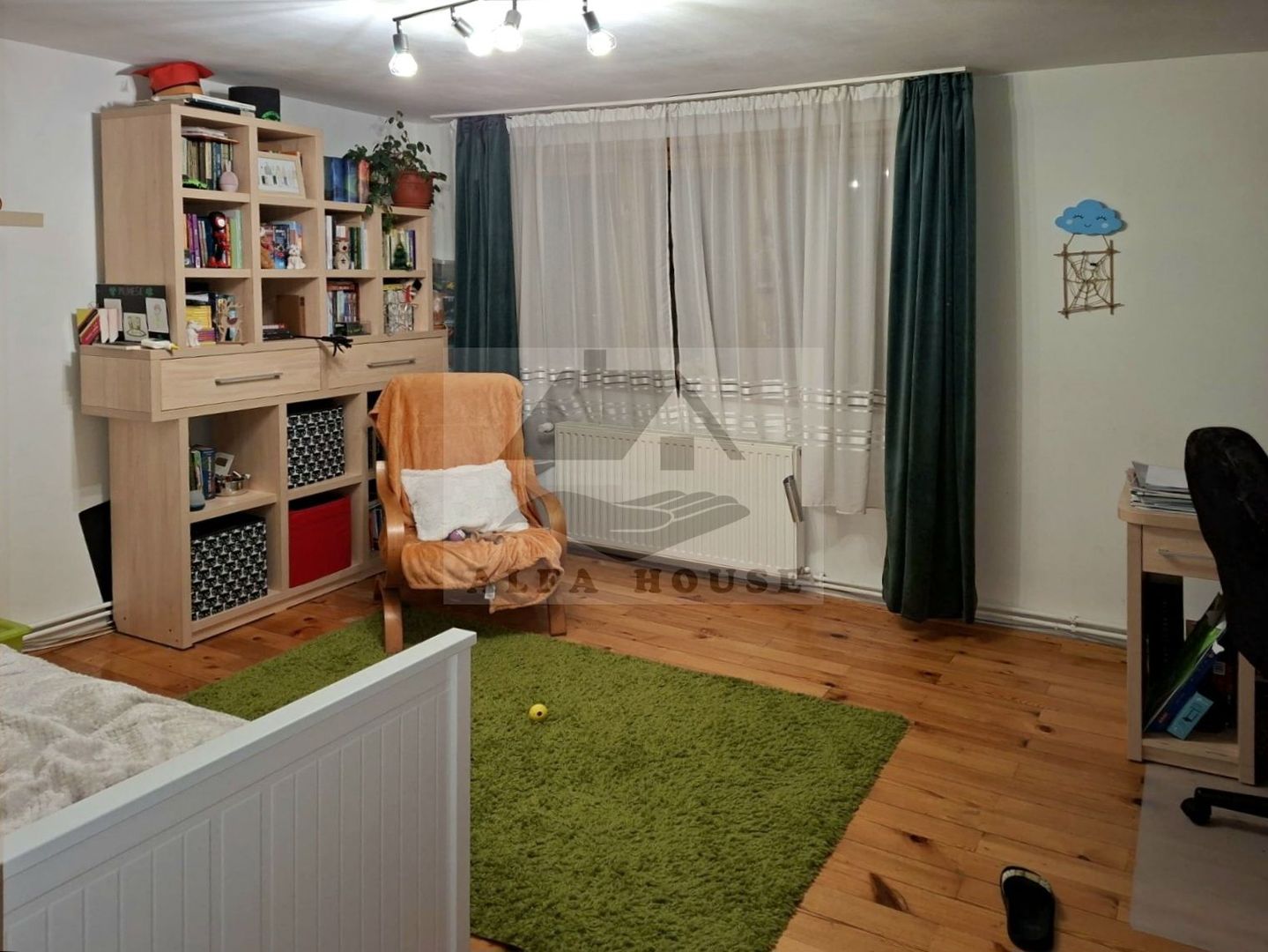 Casa individuala Sacele, 250 mp + 40 mp garaj + 556 mp curte - Poză 11