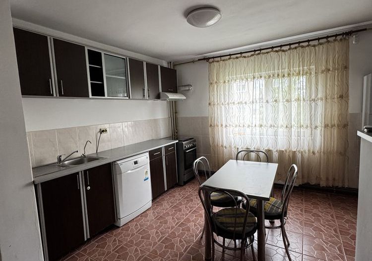 APARTAMENT MOBILAT  CENTRALA PROPRIE ZONA 13 SEPTEMBRIE - Poză 2