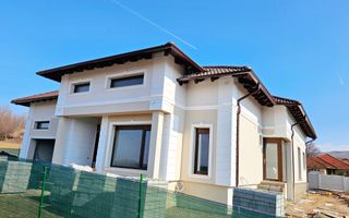 Casă 6 camere în Ciugud, dotări premium și design modern, 710 mp teren - Poză 1