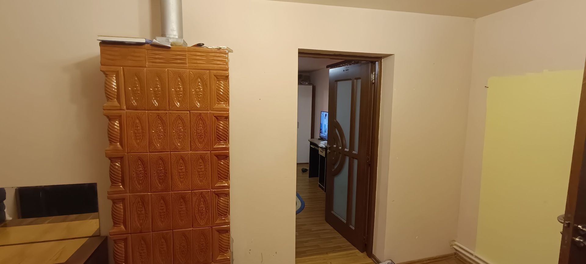 Casă spațioasă cu 4 camere , curte și teren generos în Mașloc - Poză 11