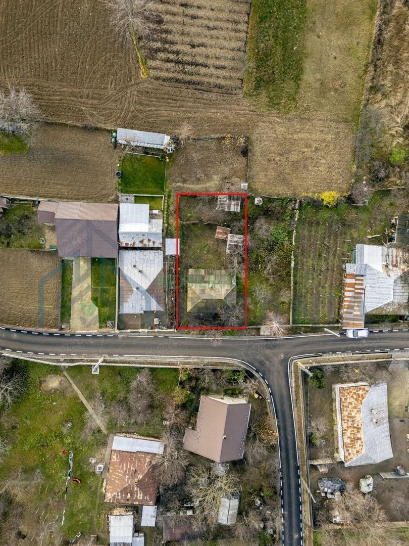 Casa Batraneasca Utilitati la poarta, asfalt nou, 15 min de Iasi - Poză 1