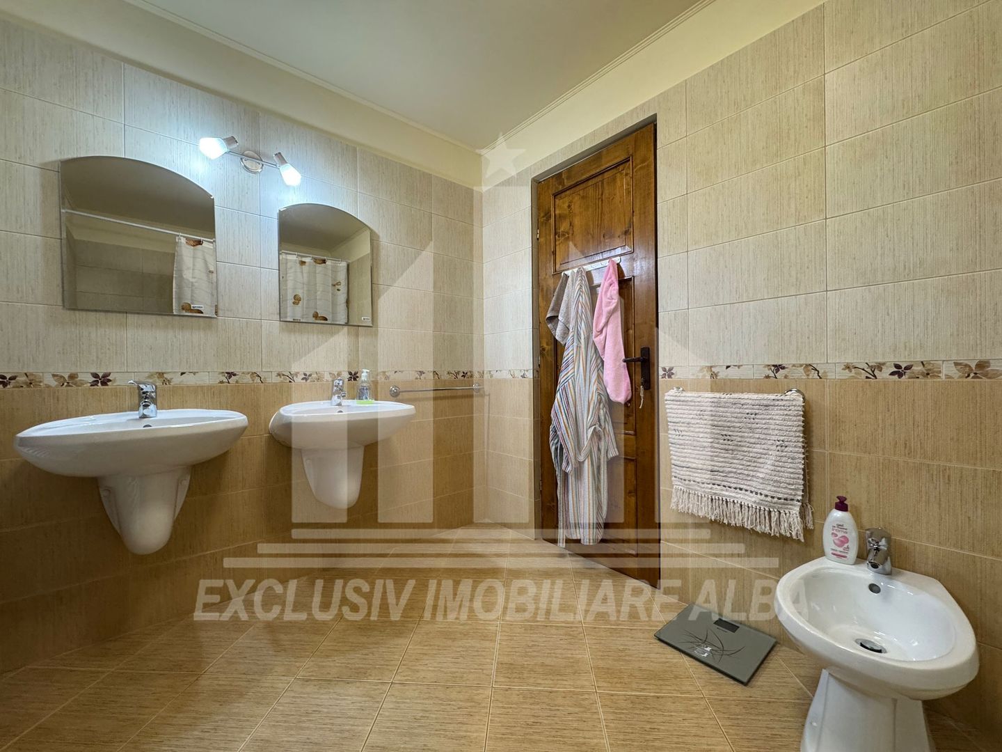 Casa individuala | De vanzare | 200 mp | 8140 mp teren | Oarda de Sus - Poză 12