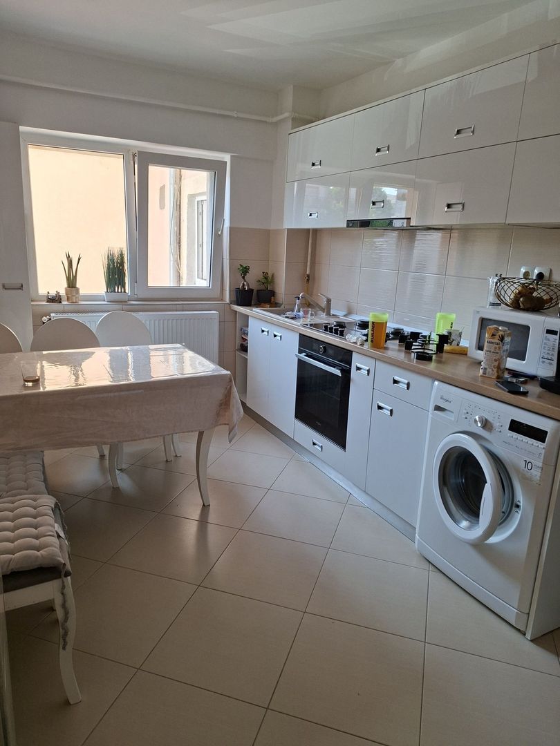 BRASADAS vinde ap 3 cam etaj 2/4 in Micro 16. - Poză 1