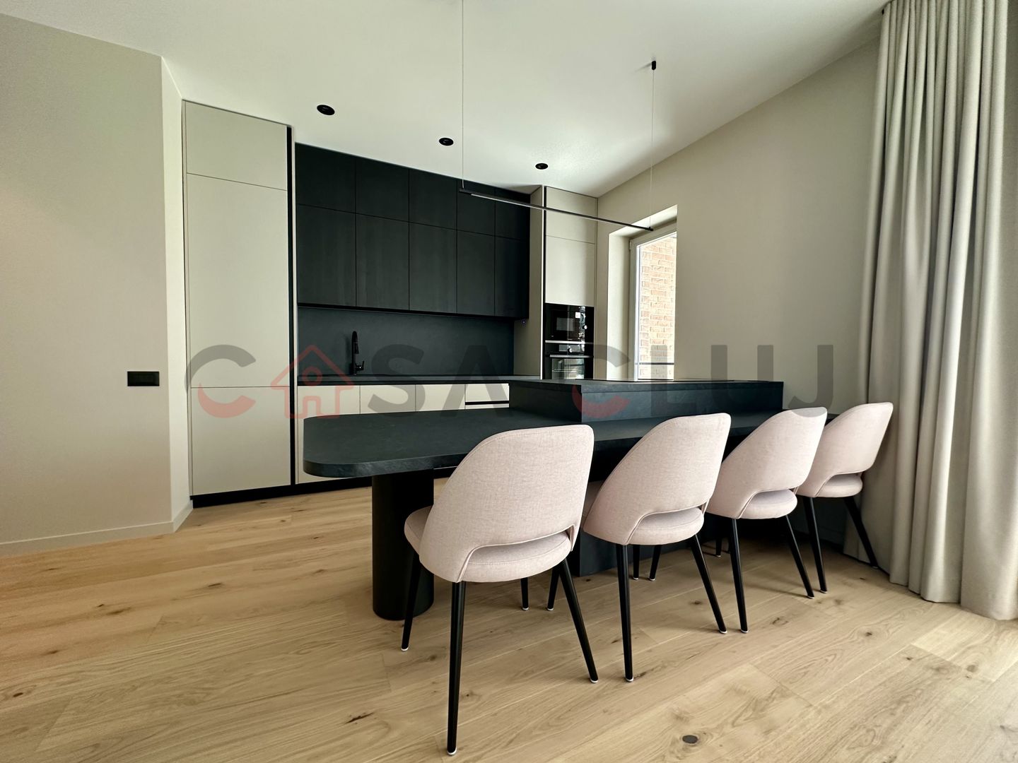 Apartament ultrafinisat, spatios. Parcare! Bloc Nou! Zona Fsega! - Poză 3