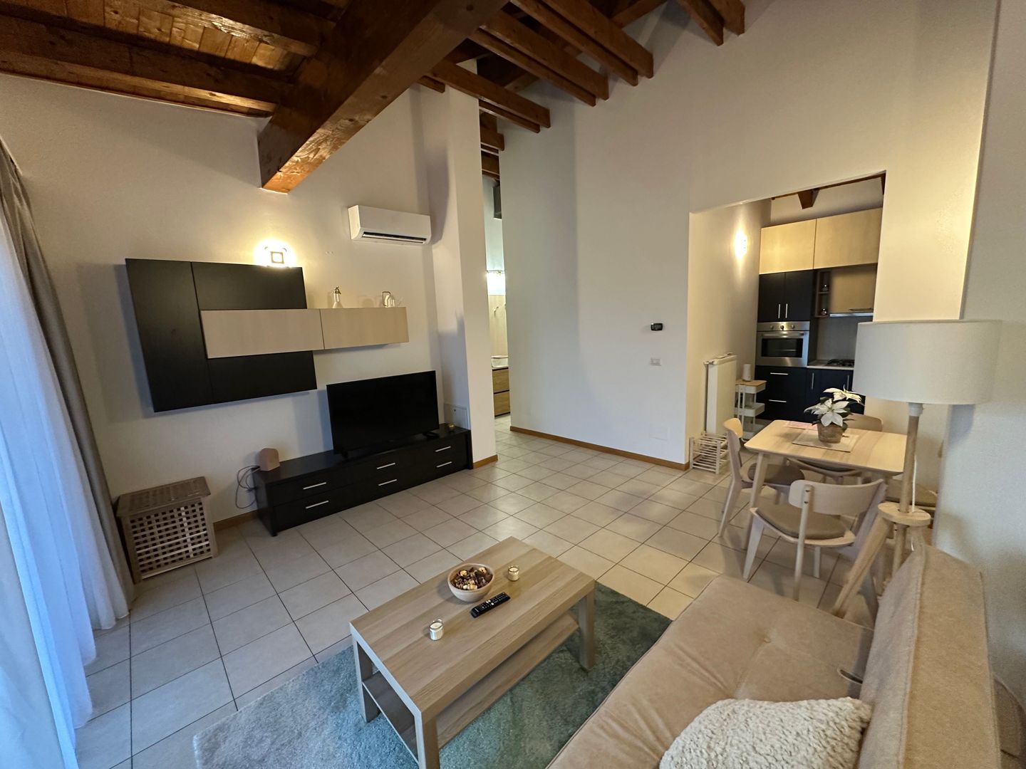Apartment 2 canere la intrare in Dumbravita - Poză 9