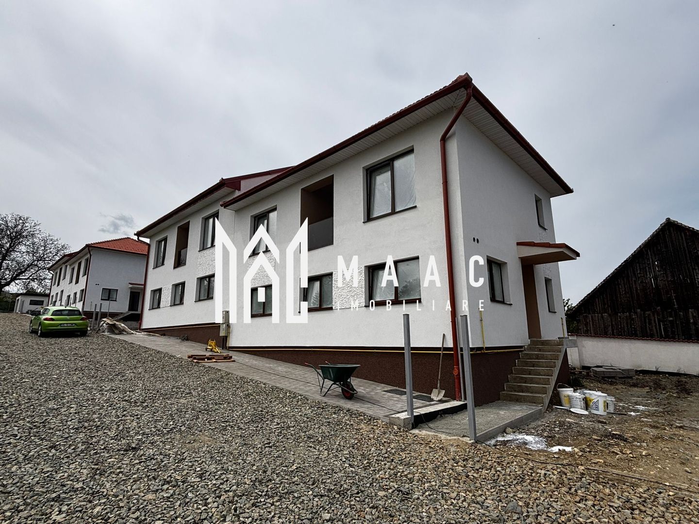 Casă Tip Duplex | 4 Camere | 2 Balcoane | Terasă | Șura Mică - Poză 2