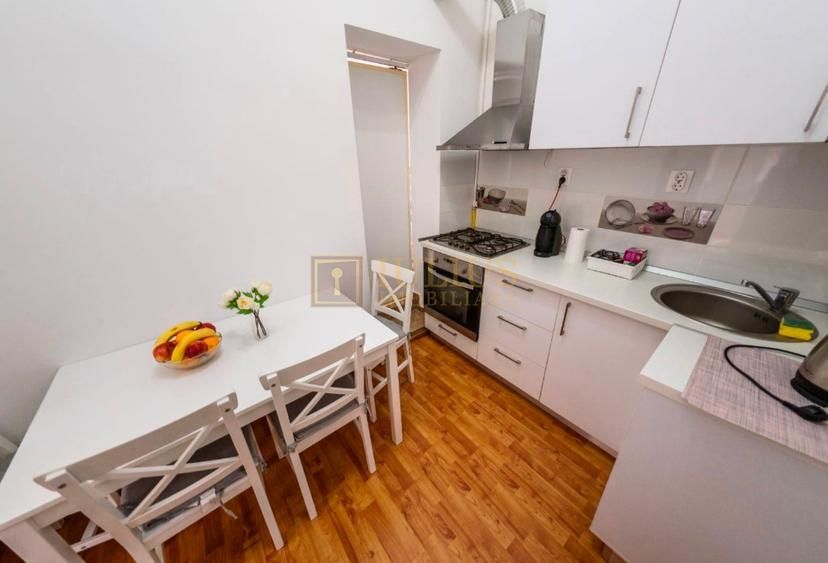 Piata Unirii|, apartament lux| cladire istorica| centrala proprie| 04.10.26 - Poză 9