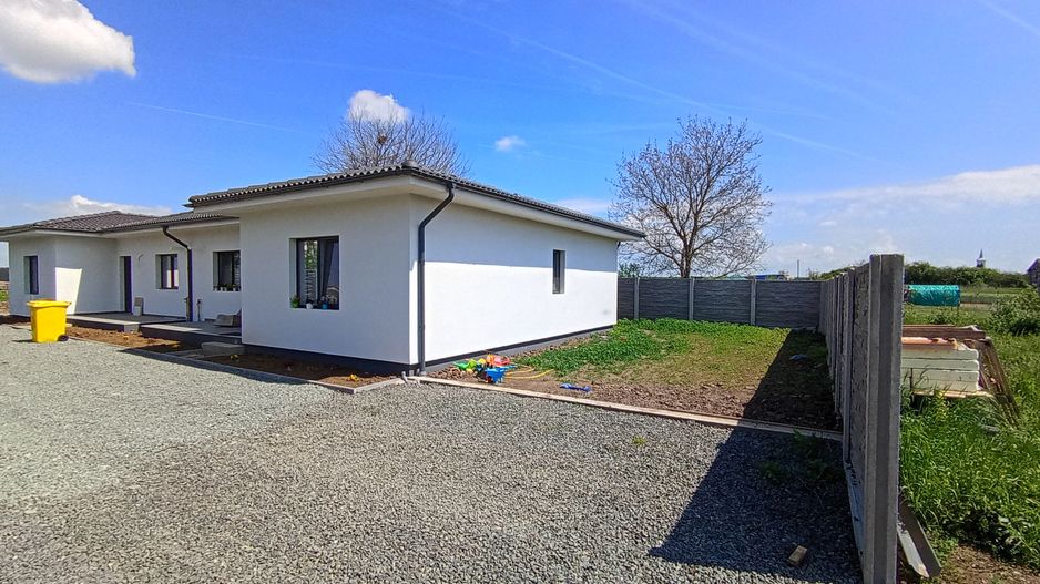 Sanandrei Duplex pe parter, Finalaziat, Buc Mobilata - Poză 1