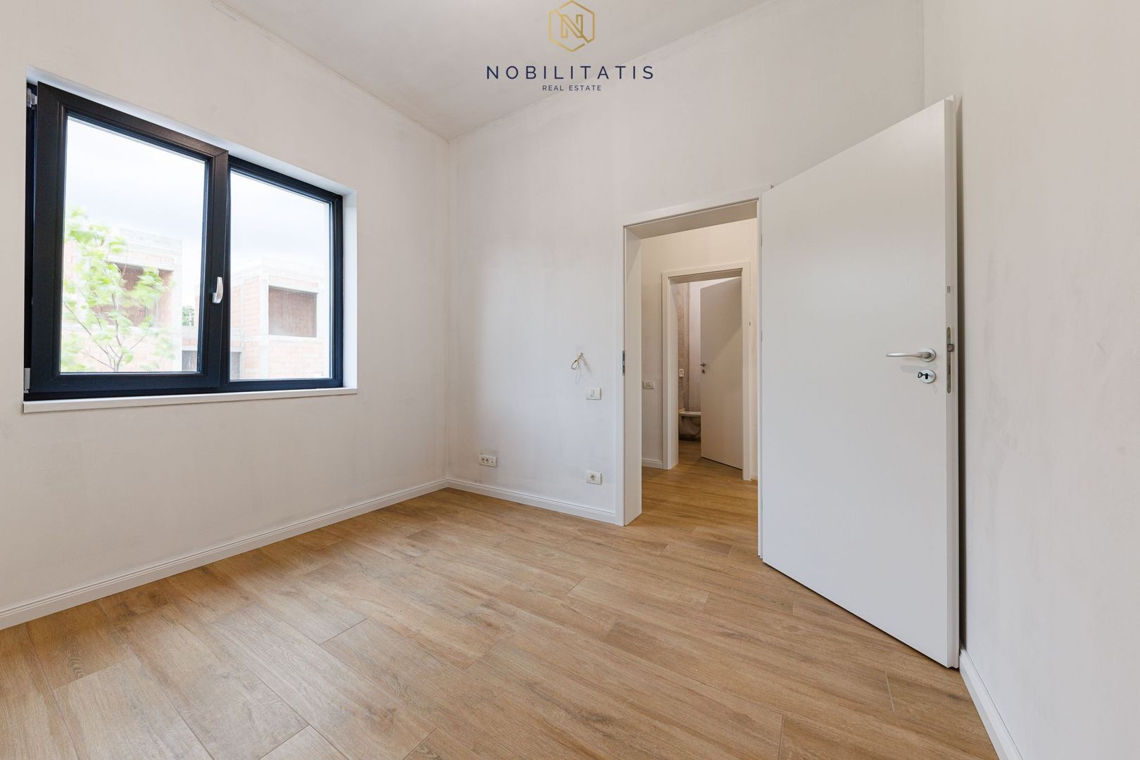 Duplex de vanzare la liziera padurii - 130 mp, 4 bai & 4 dormitoare - Poză 32