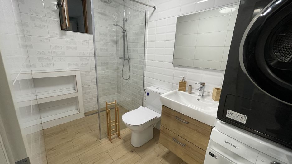 Casa spatioasa,amenajata in zona Lipovei - Poză 12