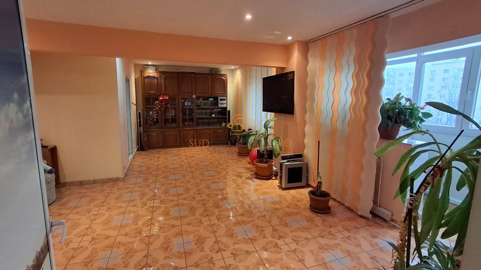 Apartament 4 camere, etaj 4/10, stradal Sos.Berceni, Sector 4 - Poză 14