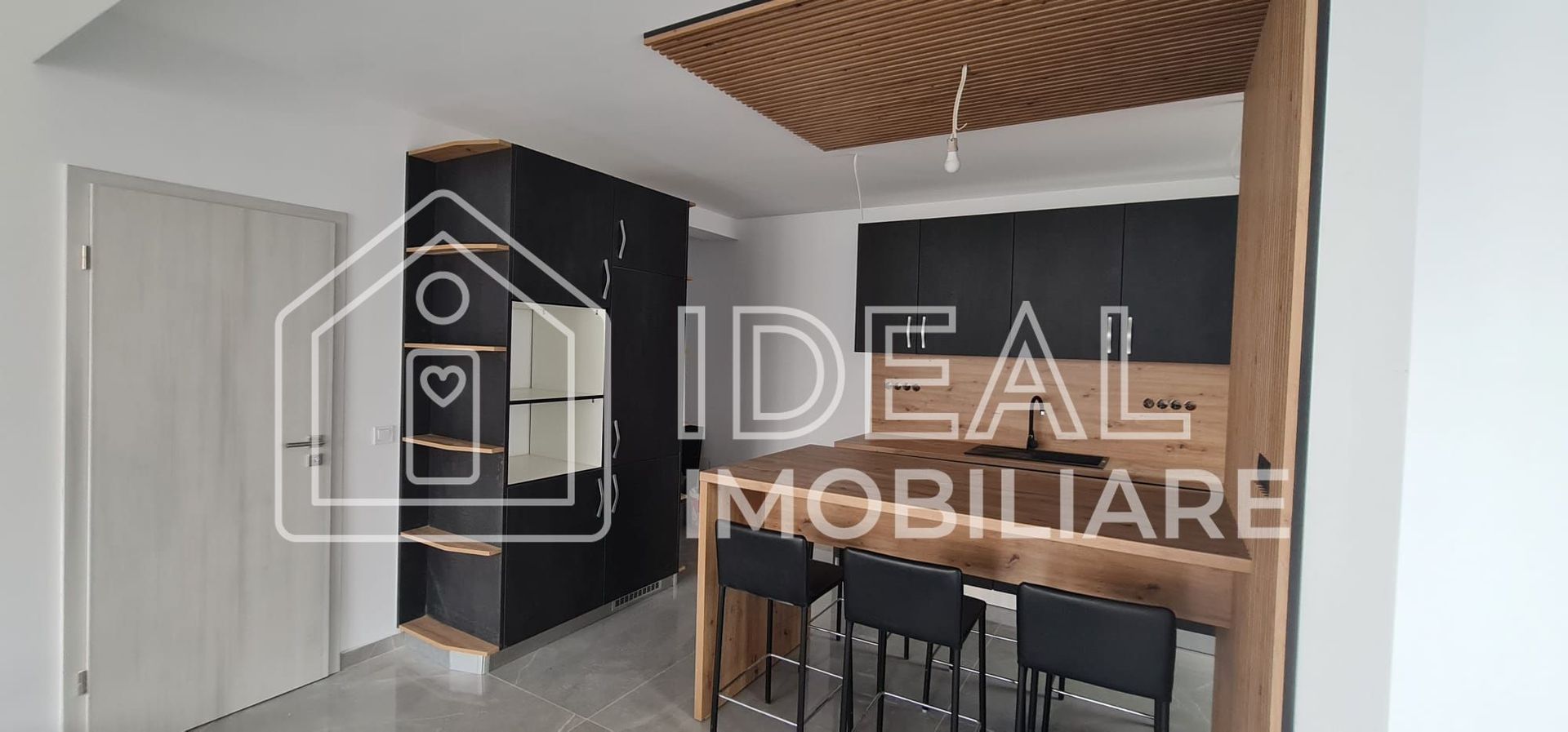 Casa tip quadruplex cu 4 camere in Calea Cisnadiei, zona Casa de Apa - Poză 1