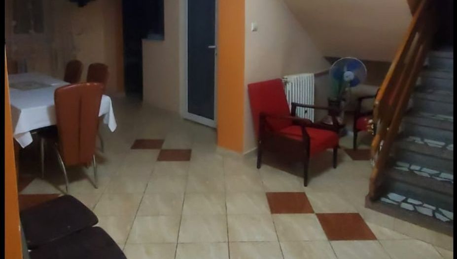 BASARAS vinde casa inchiriata pe 3 ani 800 Euro/luna. - Poză 5