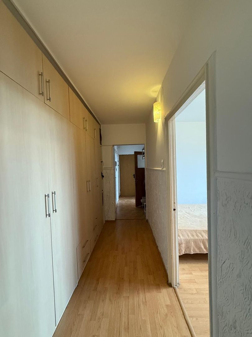 De vânzare 4 camere, spațios, 2 băi, 2 balcoane, lângă Mega Mall - Poză 5