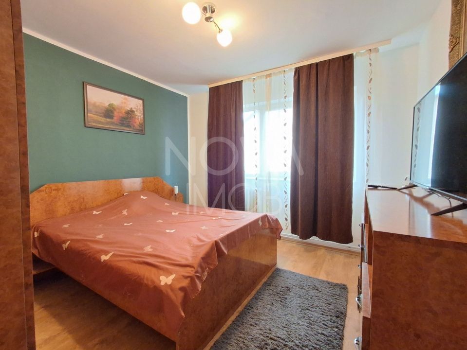 Apartament de inchiriat 3 camere etajul 4, cu lift,  Zona Vasile Aaron - Poză 8
