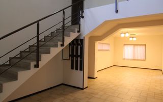 Zona Cetatii; 6 incaperi, ideal pentru sediu firma. - Poză 3