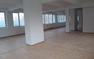 Incepe afacarea ta prospera in unul din aceste Spatii comerciale, Tractorul - Poză 8