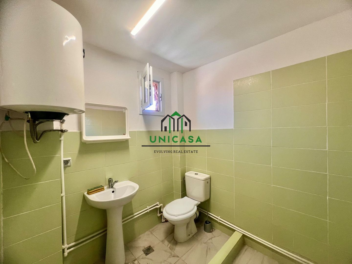 CASĂ DE VÂNZARE ÎN CĂLIMĂNEȘTI / JUDEȚUL VÂLCEA / 52.000 € - Poză 7