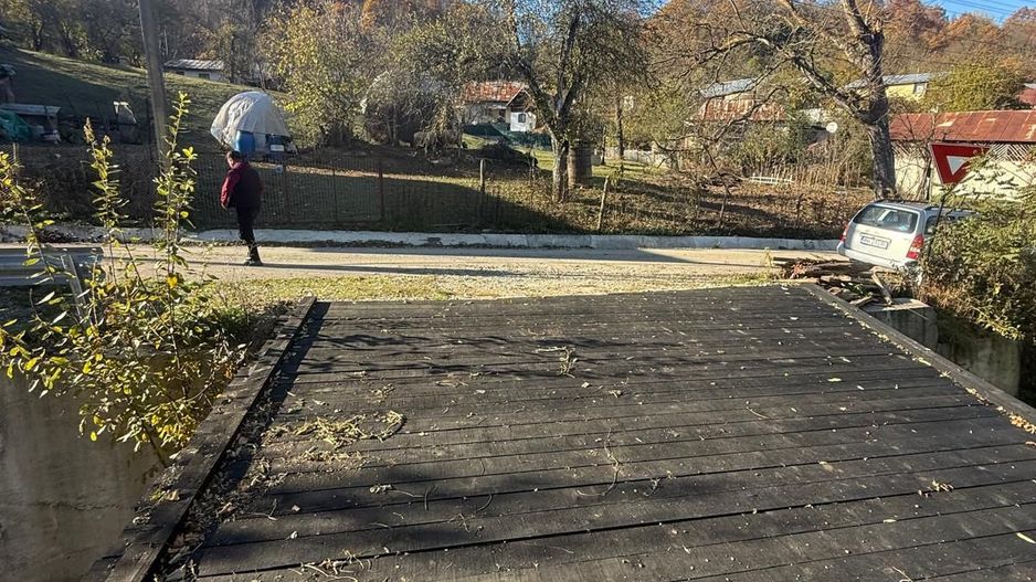 Teren langa pădure 6400mp+casa demolabila-deschidere 35 ml - Poză 21