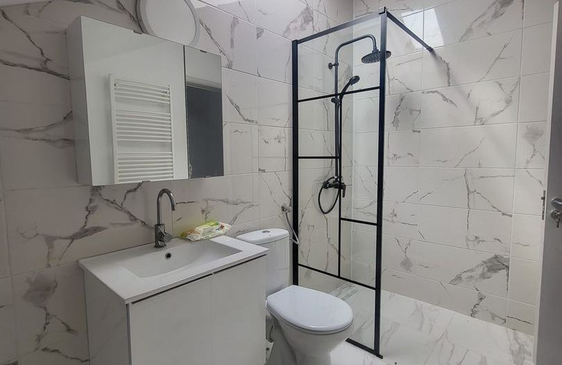 Casa Mogosoaia, constructie noua, 3 bai, zona in dezvoltare, vecini civilizati - Poză 1