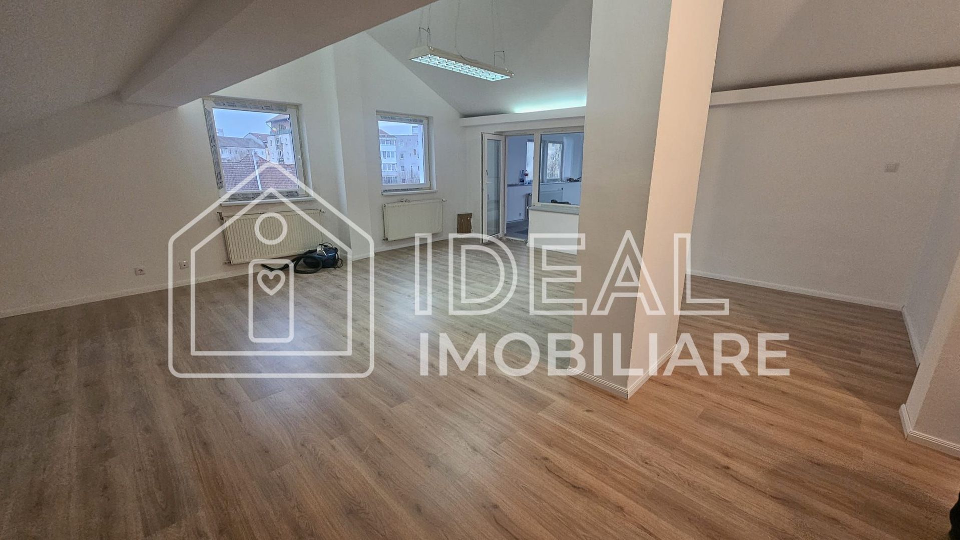 Spatiu Comercial cu 11 camere, 365 mp utili,  zona Cale Dumbravii - Poză 9