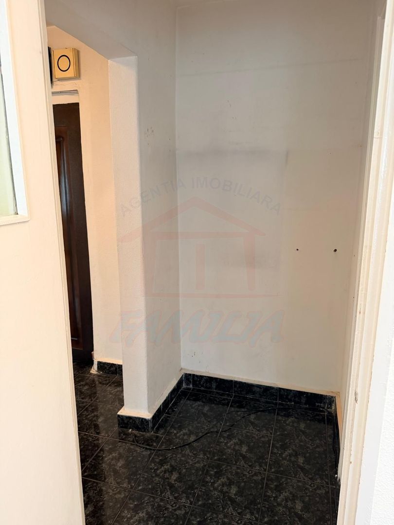 Vanzare apartament cu 4 camere in Micro 13, etaj 3, pret 65 000 euro - Poză 20