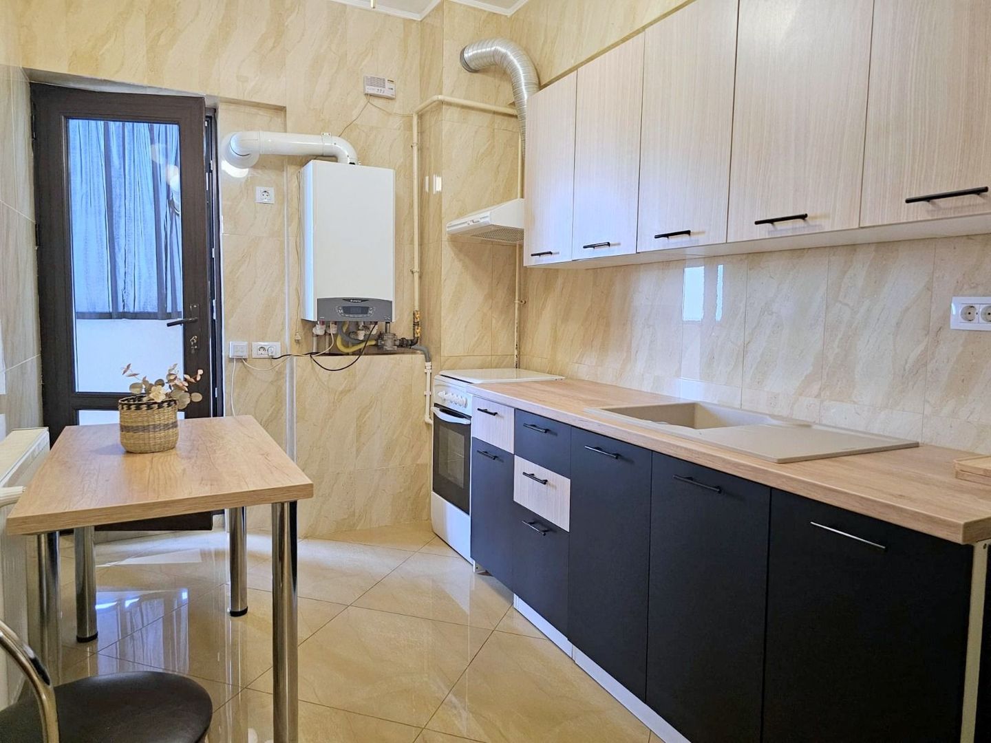 De inchiriat o camera Italian Residence, etaj 9/12, 420 euro - Poză 6