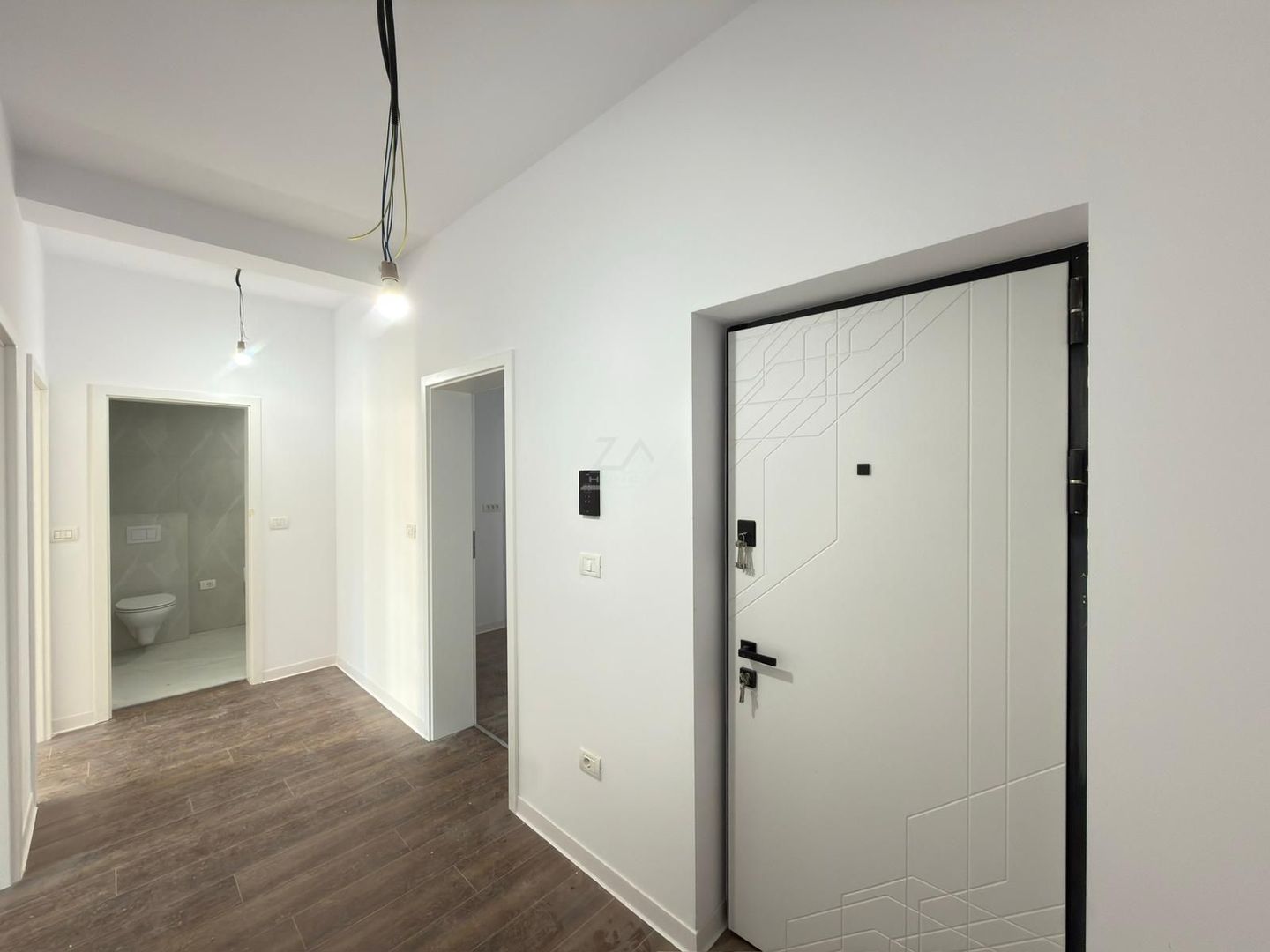 Bloc finalizat. Decomandat. 2 balcoane. Spatiu pod. - Poză 10