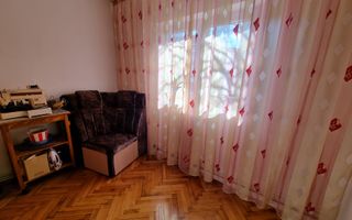 De vanzare apartament 5 camere, etaj intermediar, Cetate - Poză 4