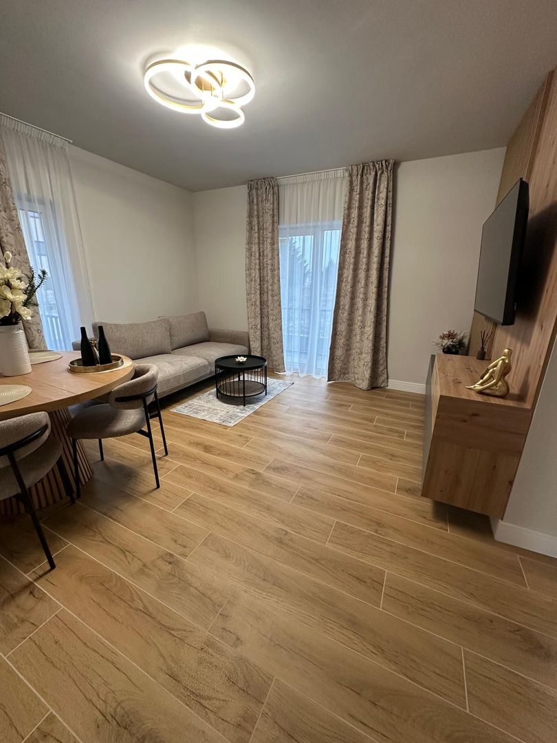Apartament decomandat 2 camere Superfinisat cu Parcare - Poză 2