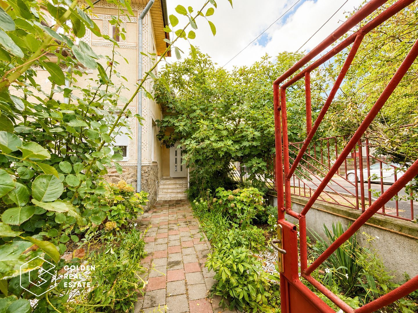 Apartament la casa cu 3 camere, zona Centrala - Poză 1