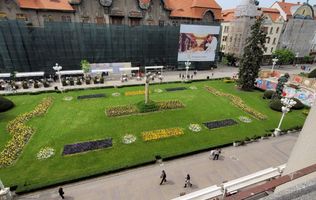 Piata Victoriei| 2 camere|  vedere superba spre Catedrala si Opera| balcon|