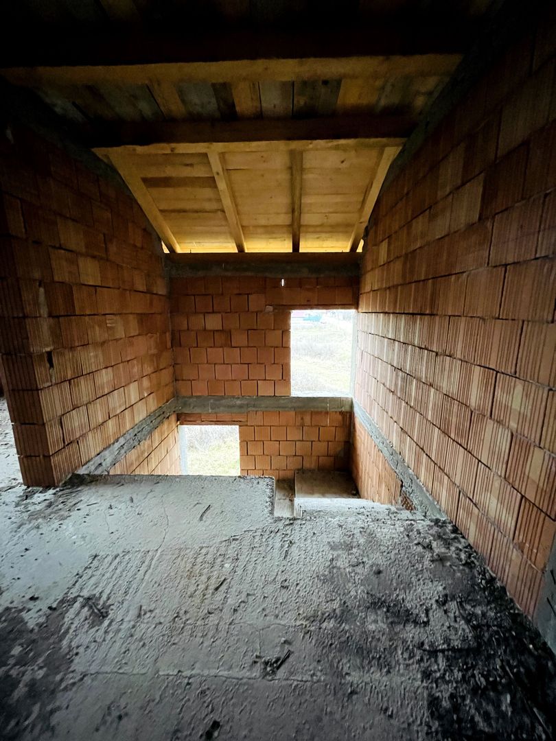 Casă P+M la roșu de vânzare în Cihei – Grigorescu II - Poză 8