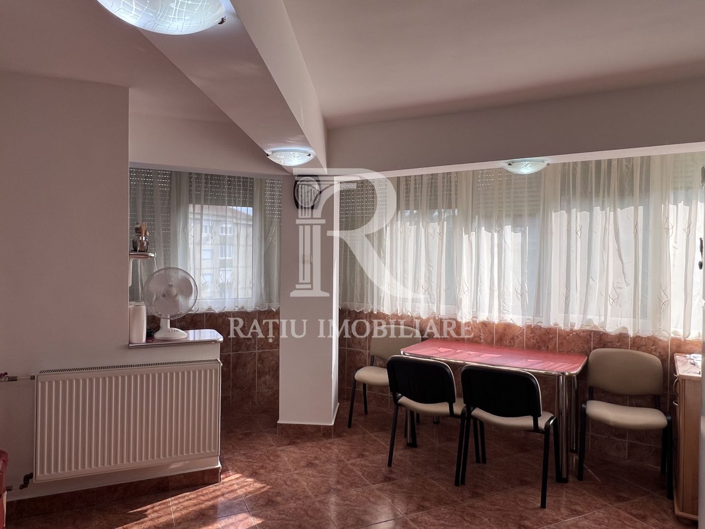 Apartament cu 3 camere | Costache Negruzzi | Decebal | Oradea - Poză 6