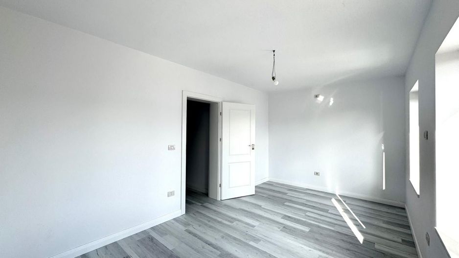 Duplex 4 camere -140.000€ pozitie excelenta |Săcălaz| - Poză 3