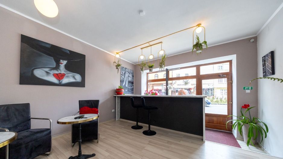 Spațiu comercial stradal de închiriat - Central - Iuliu Maniu - 72mp - Poză 4