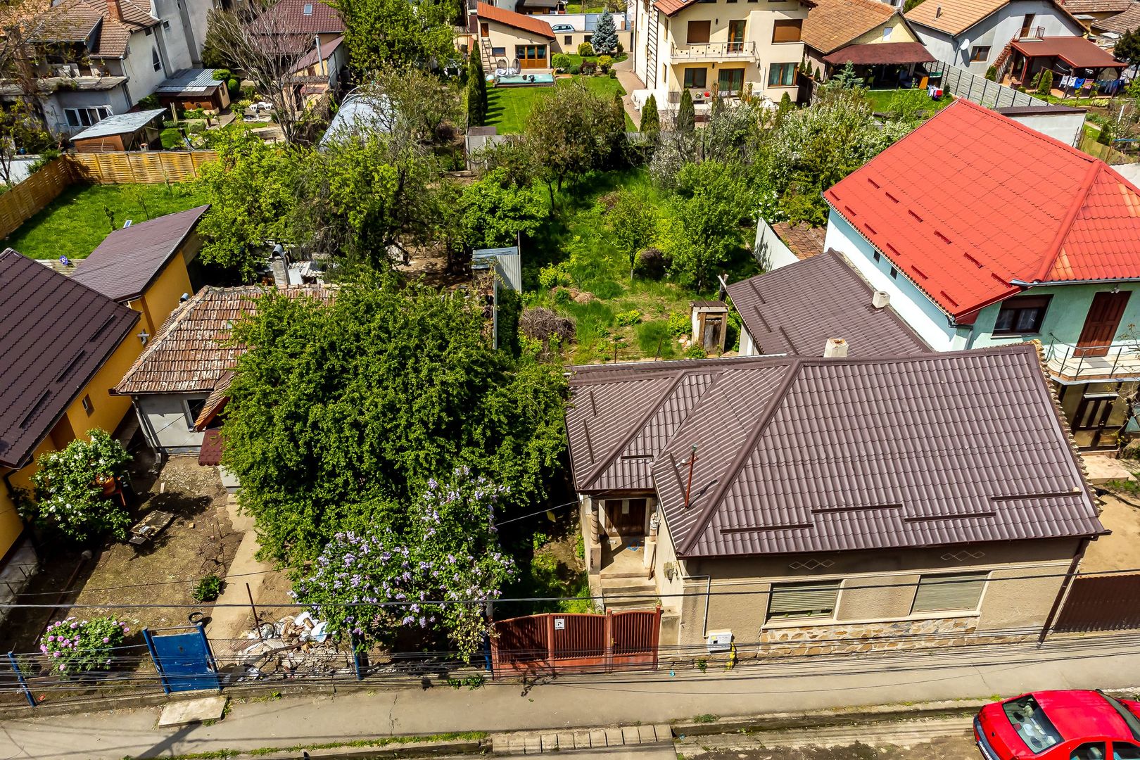 Teren spațios cu casă veche in Vlaicu - Poză 1