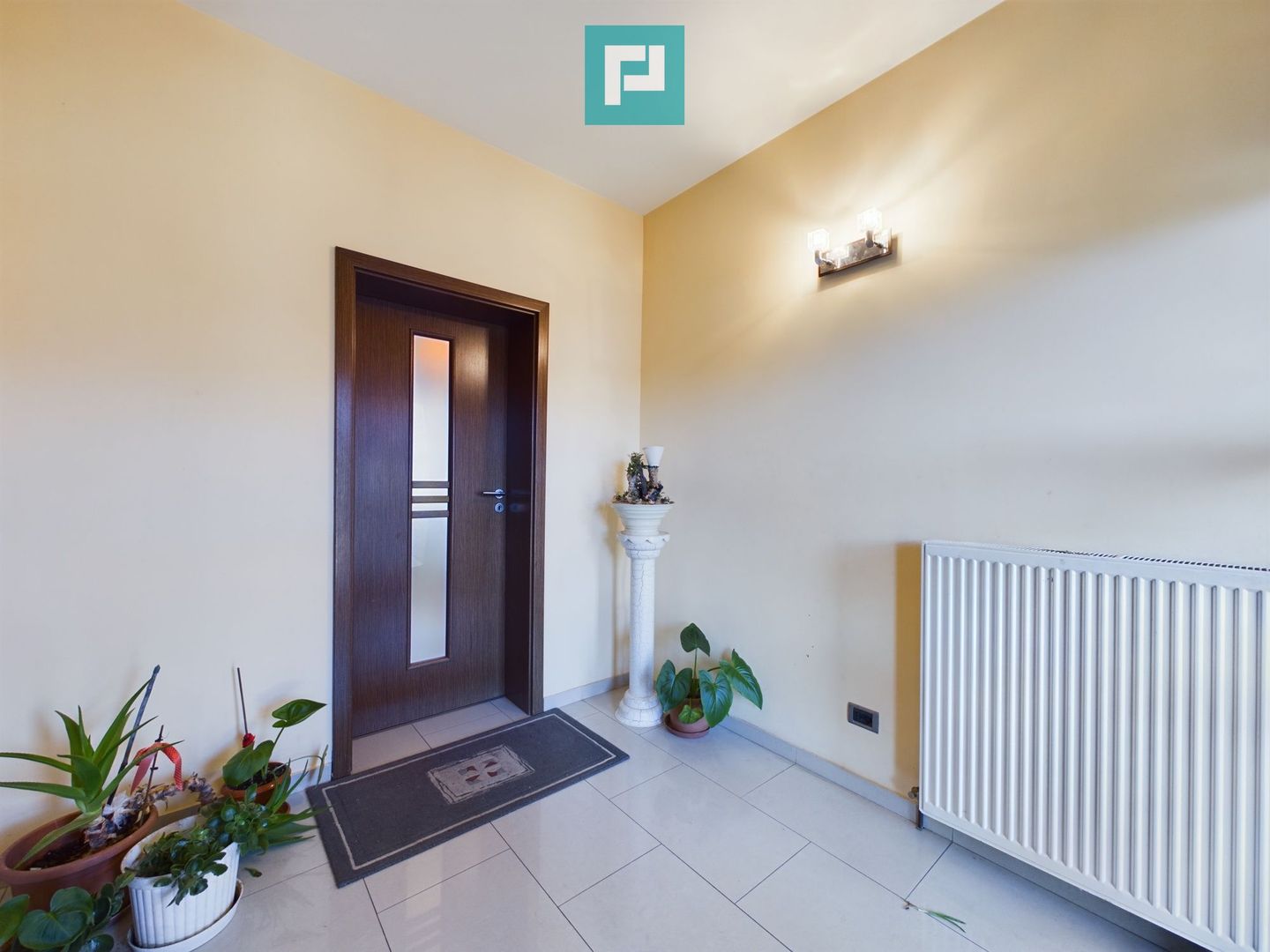 Vilă spațioasă cu 8 camere, Grădiște - Poză 7