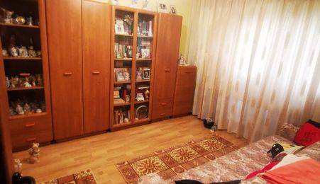 De vanzare apartament cu 3 camere Mazepa 1, BR-uri, etaj 4/10, 98.000 E